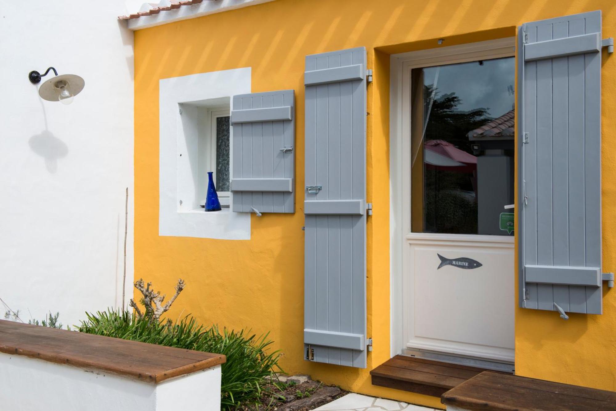 Les Yeux Bleus Bed & Breakfast Noirmoutier-en-l'Ile Exteriör bild